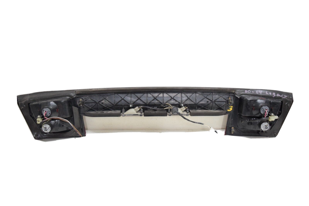 Subaru Legacy Outback Trunk Lid Center Tail Light A8633