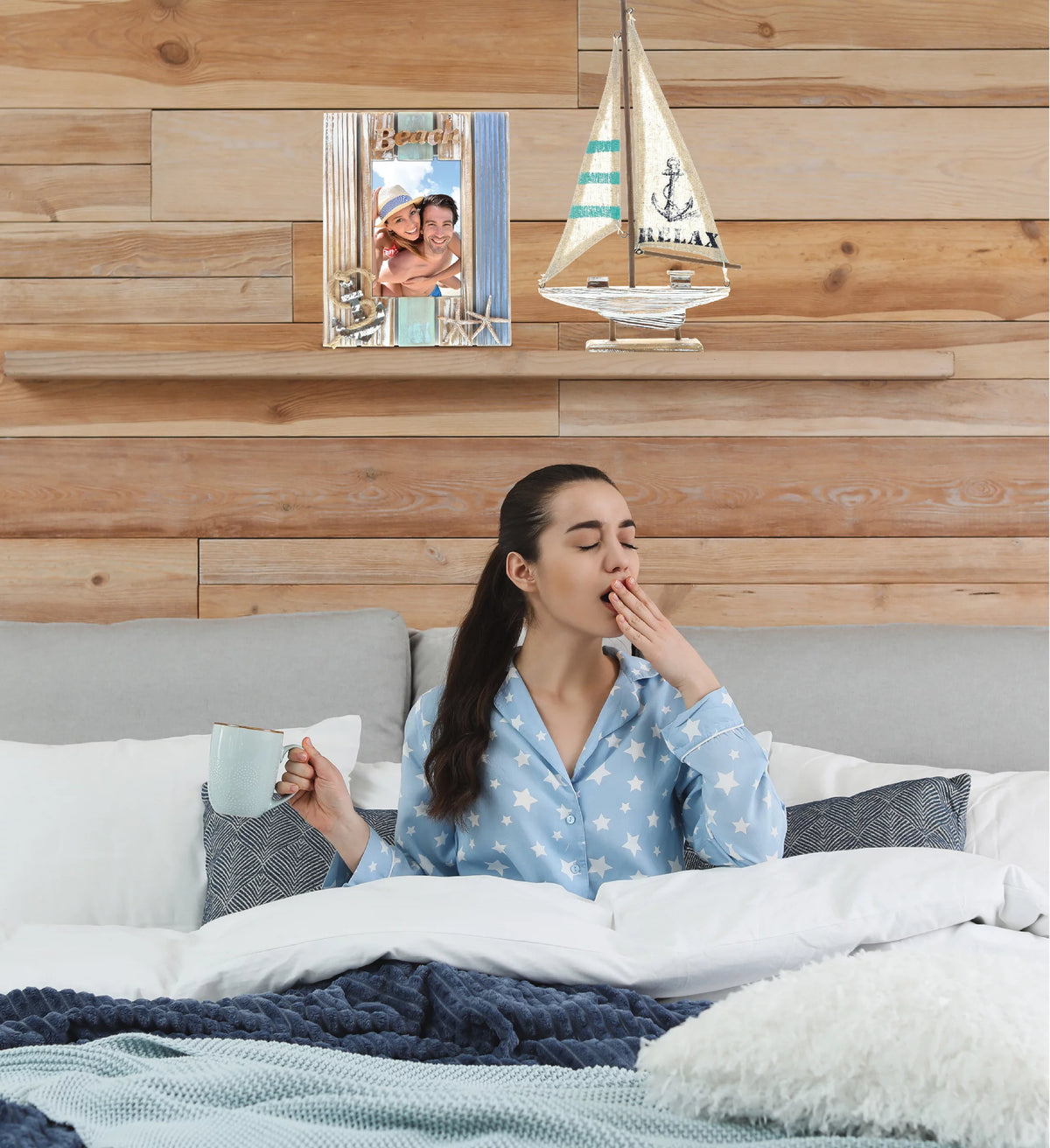 White Distressed Wood Starfish Photo Frame and Wooden Boat Decor I1476