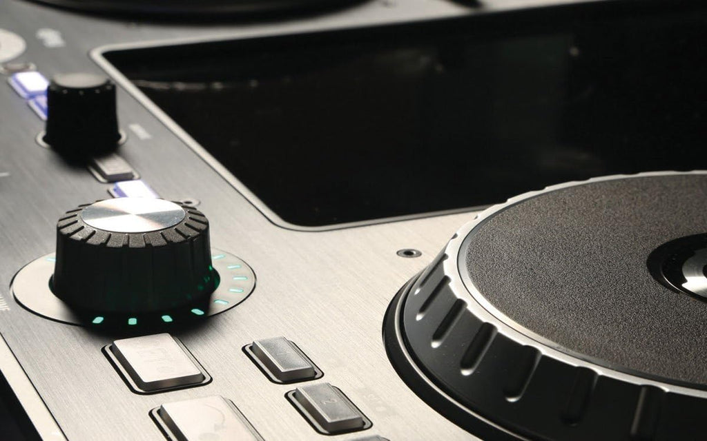 Professional DJ Controller for iPad with XLR, RCA, Mic, and Headphones Connections K31672