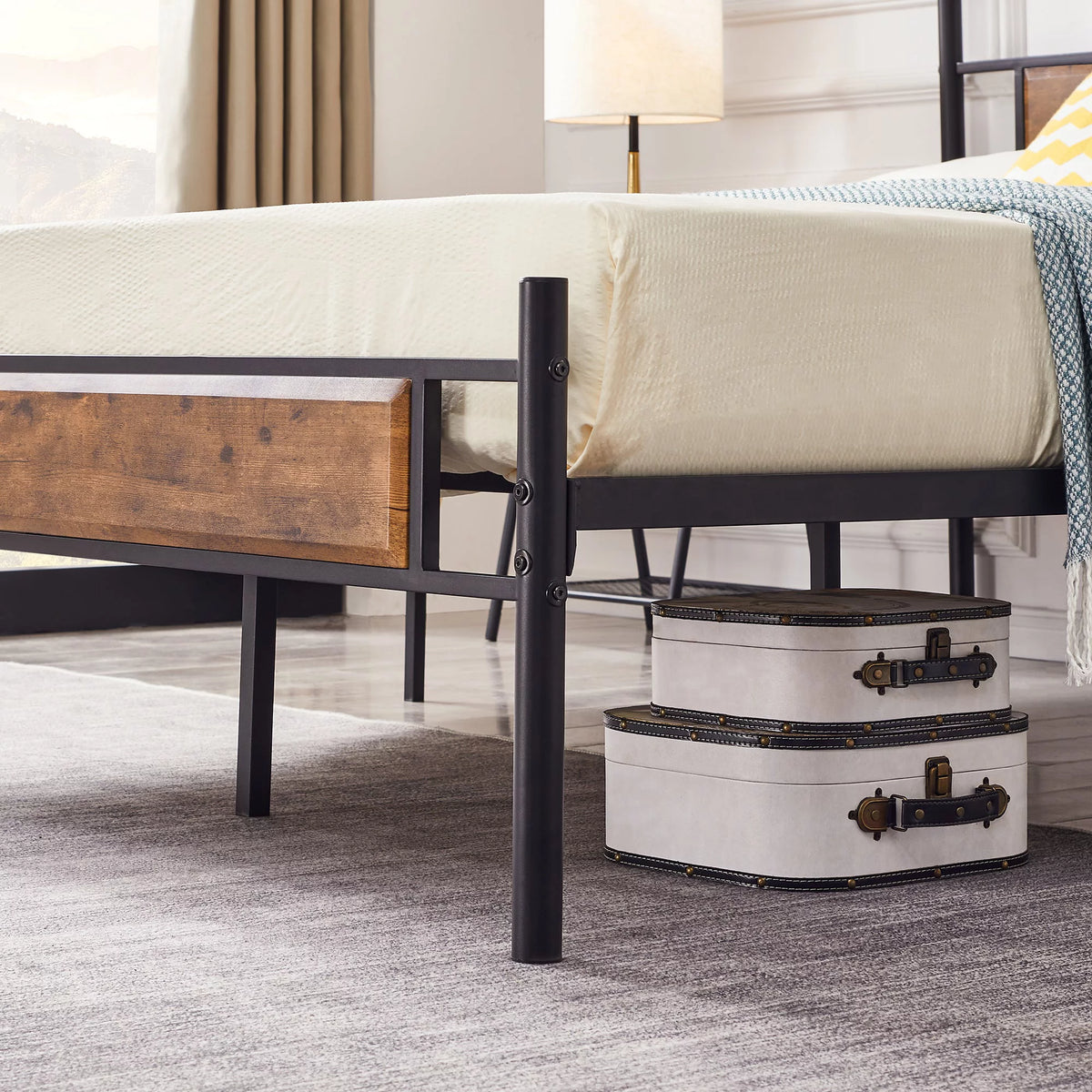 3-Piece Queen Bedroom Set with Nightstands Q2253